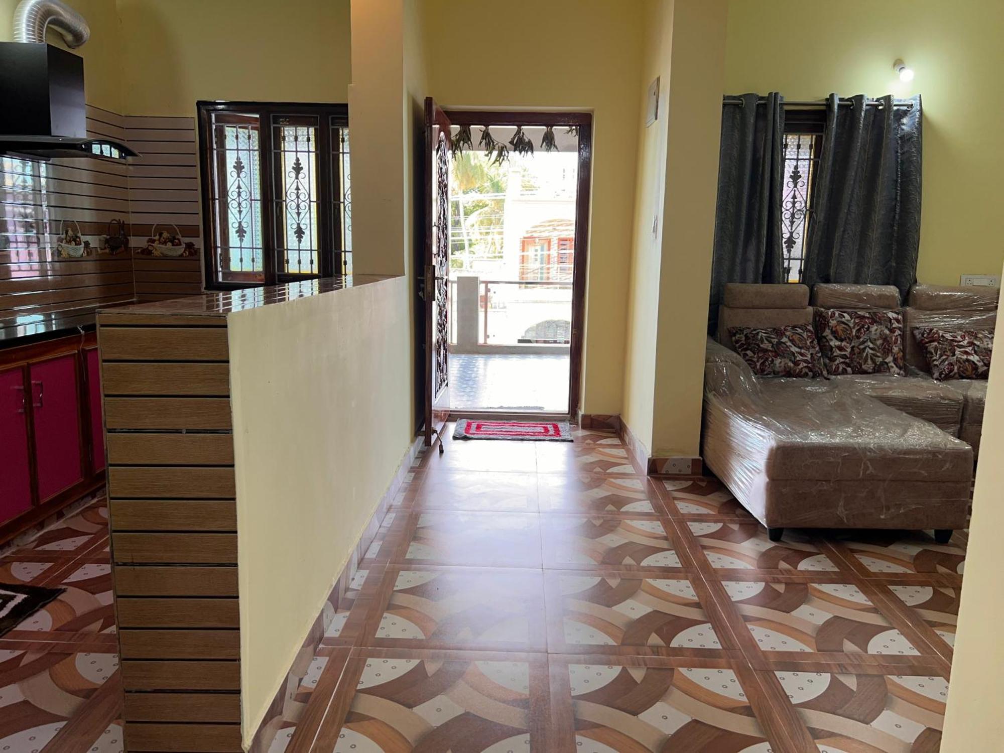 Dwaraka Home Stay ตีรูปาติ ภายนอก รูปภาพ